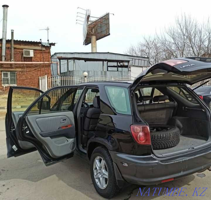 Lexus 300 отличная состояние Алматы - изображение 5