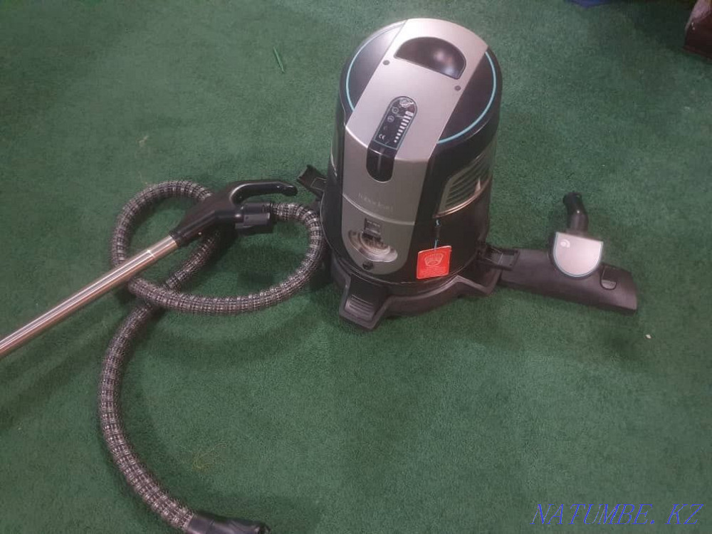 Vacuum cleaner in excellent condition Aqtau - photo 1