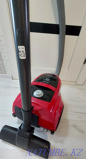 Продам Пылесос с контейнером Samsung VC-C4520S3R Павлодар - изображение 2