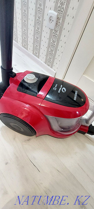 Продам Пылесос с контейнером Samsung VC-C4520S3R Павлодар - изображение 3