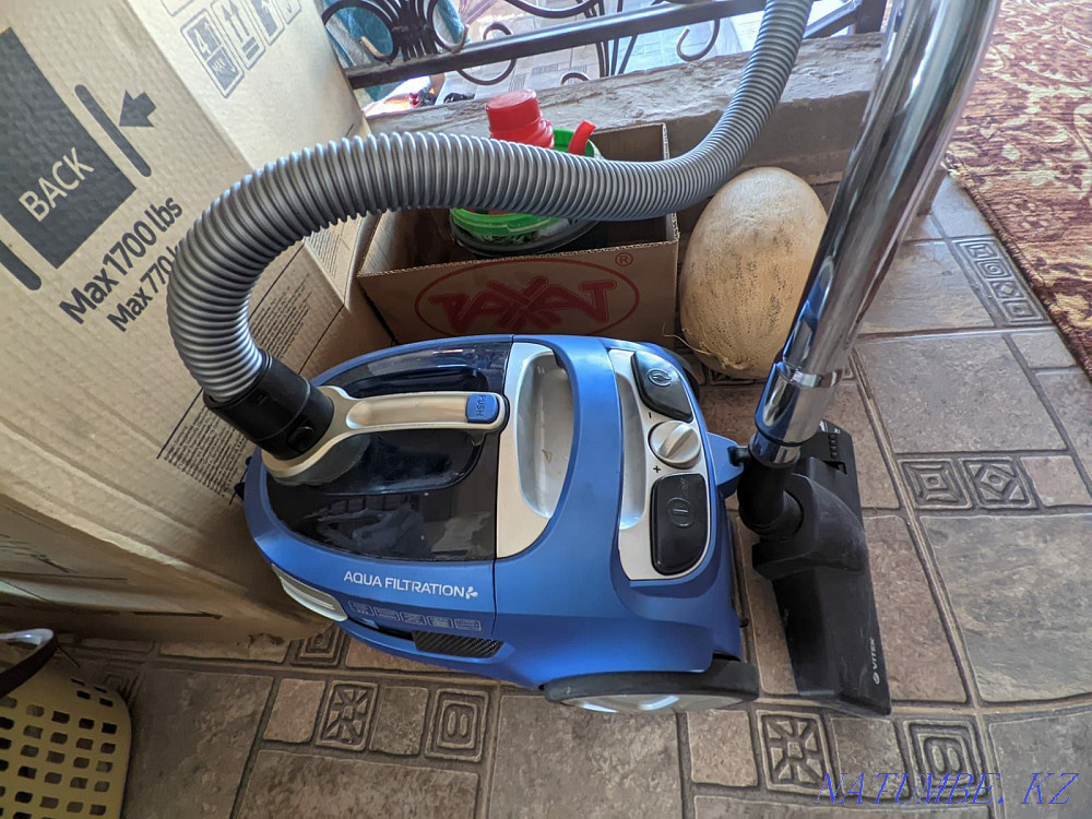 Vacuum cleaner with water filter, Vitek Shymkent - photo 1