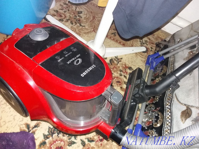 Samsung vacuum cleaner.  - photo 2