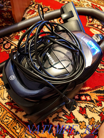 Samsung vacuum cleaner in excellent condition  - photo 3