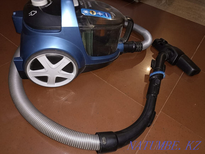 Sell vacuum cleaner "Philips"  - photo 2