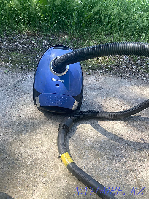 Отдам пылесосы на запчасти  - изображение 5