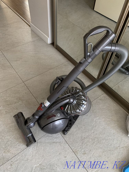 Пылесос Dyson DC52 animal complete Алматы - изображение 3