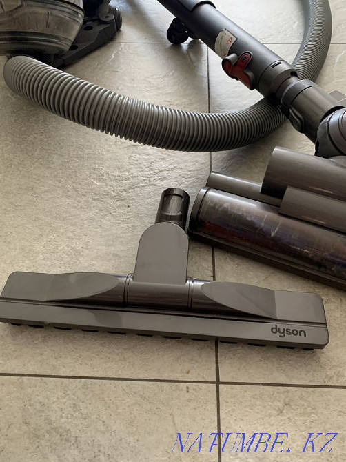 Пылесос Dyson DC52 animal complete Алматы - изображение 4