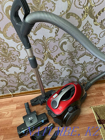 Sell vacuum cleaner LG Semey - photo 1