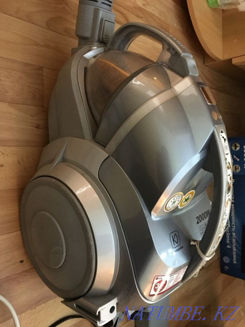 Классный современный пылесос! LG, мощность 2000w Караганда - изображение 1