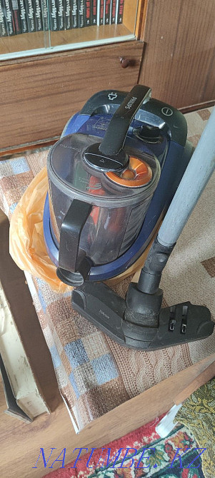 Urgently! Phillips vacuum cleaner for sale! Almaty - photo 2