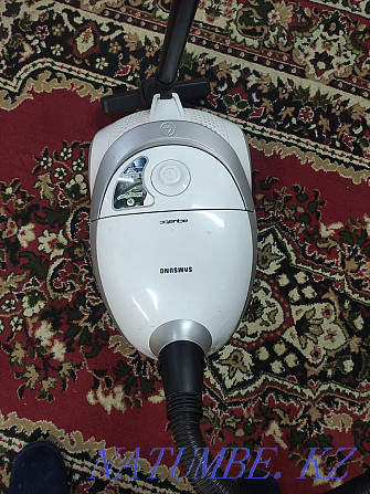 Vacuum cleaner with water filter Astana - photo 2