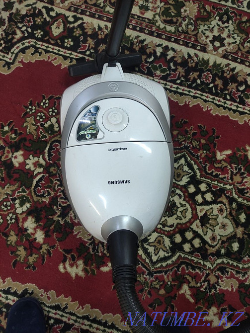Vacuum cleaner with water filter Astana - photo 2