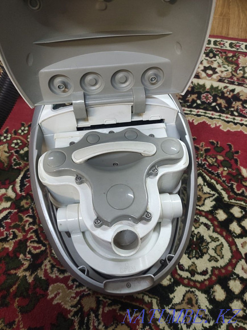 Vacuum cleaner with water filter Astana - photo 3