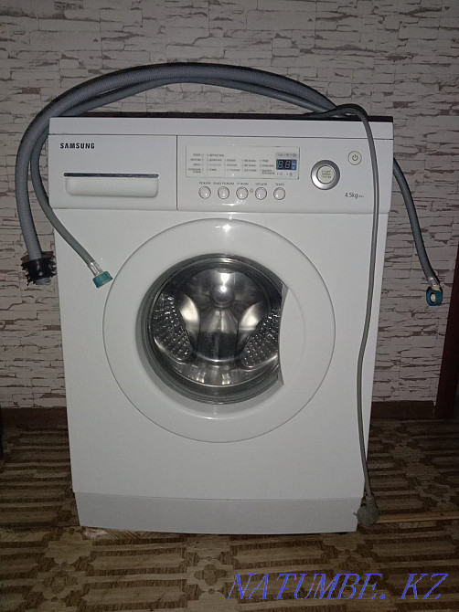 Машинка атомат в отличном состоянии  - изображение 1