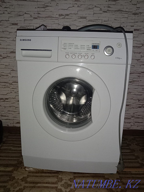 Машинка атомат в отличном состоянии  - изображение 2