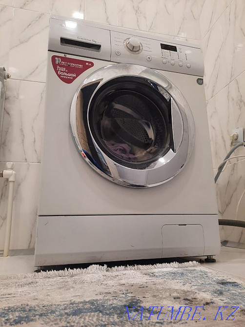 Selling a used LG washing machine in good condition. Working! Aqtobe - photo 2