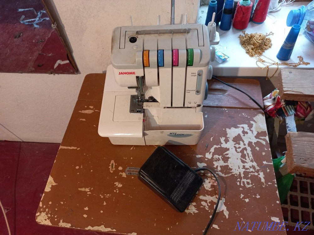 overlock sewing machine for sale  - photo 6