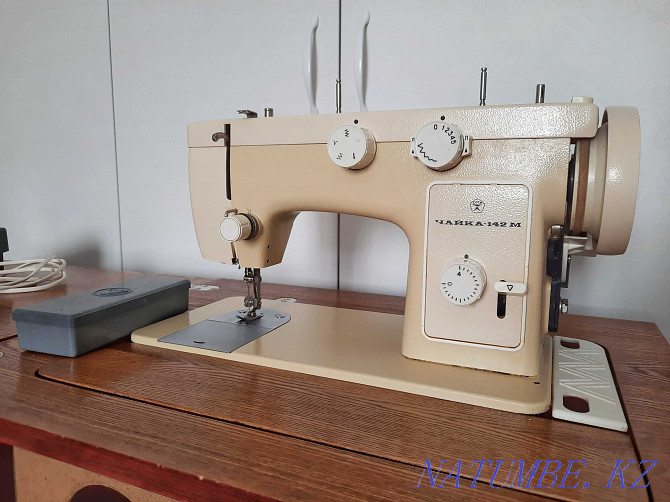Швейная машинка "Чайка 142М" Караганда - изображение 1