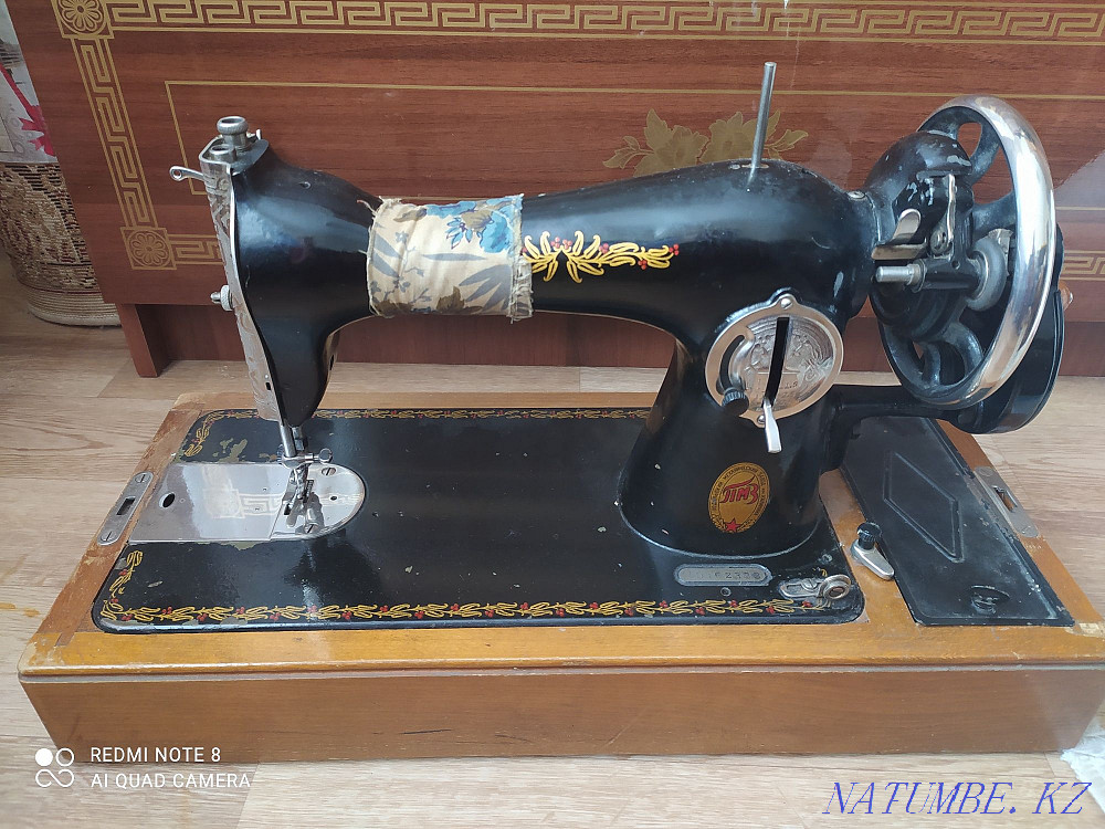 Urgent, sewing machine  - photo 1