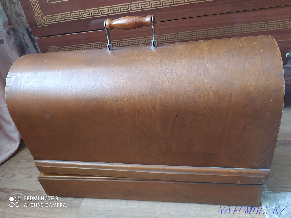 Urgent, sewing machine  - photo 3
