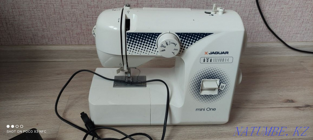 Jaguar sewing machine  - photo 1
