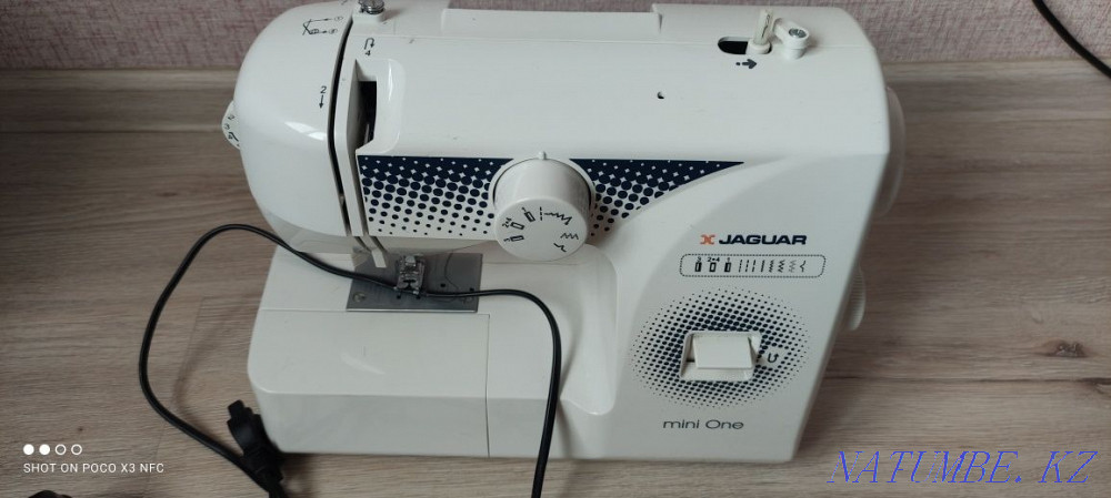 Jaguar sewing machine  - photo 2
