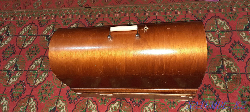 Selling a sewing machine Karagandy - photo 2