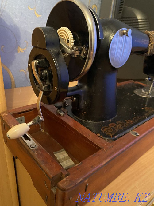 Selling a sewing machine Ekibastuz - photo 2