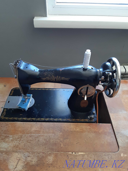 Машина швейная, раритет Алматы - изображение 3