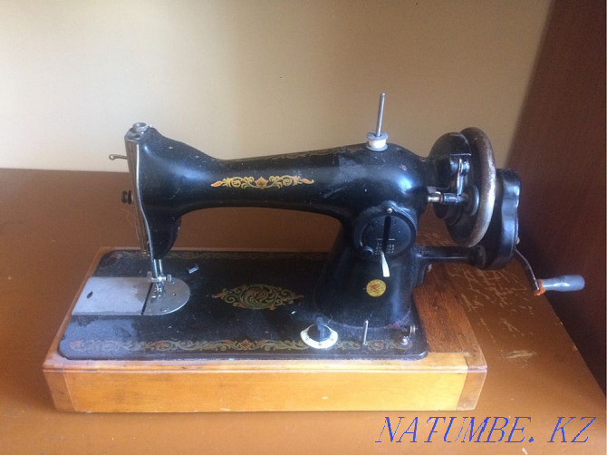 Selling a sewing machine Petropavlovsk - photo 1