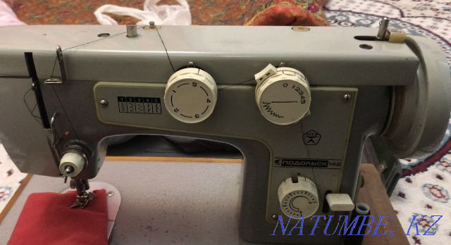sewing machine  - photo 1