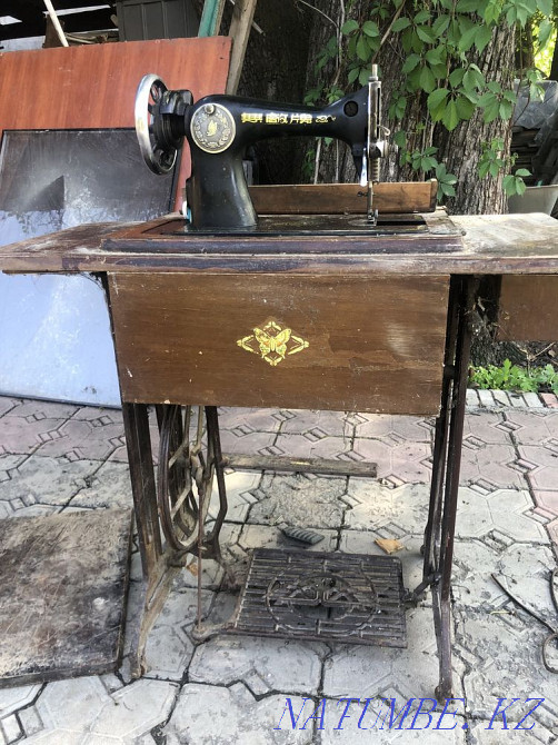Швейная машинка старинная Алматы - изображение 1
