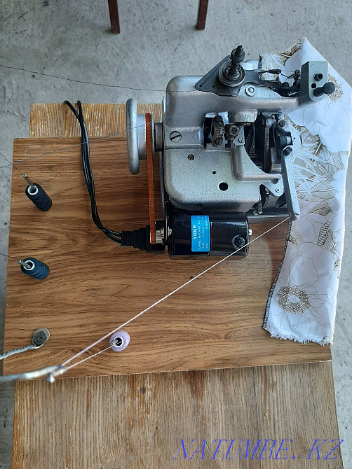 Overlock industrial.  - photo 3
