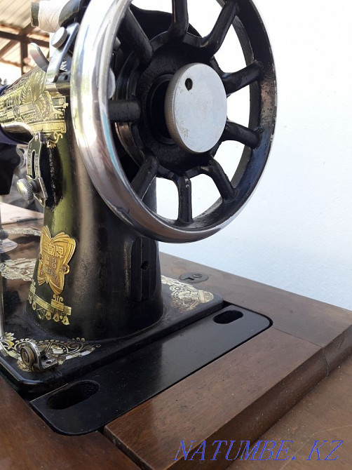 Sewing machine Chinese Butterfly Butterfly with bed  - photo 4