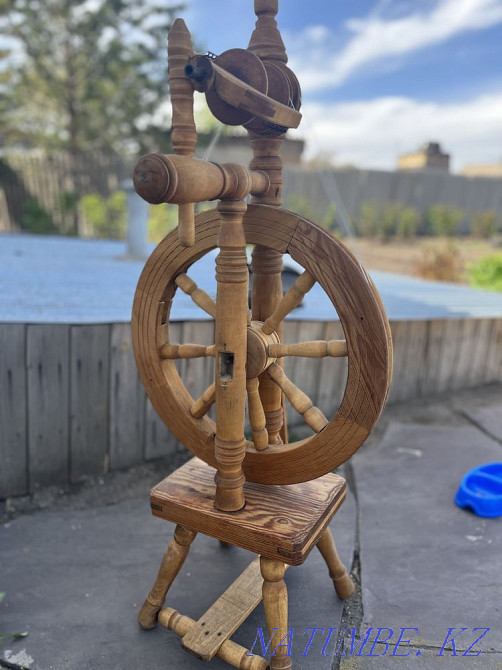 Electric spinning wheel in perfect condition!  - photo 2