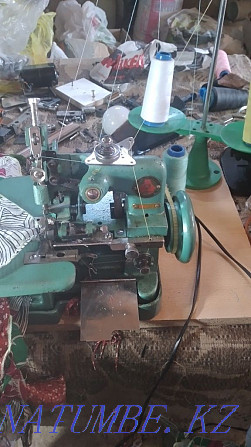 Sewing machine overlock  - photo 3