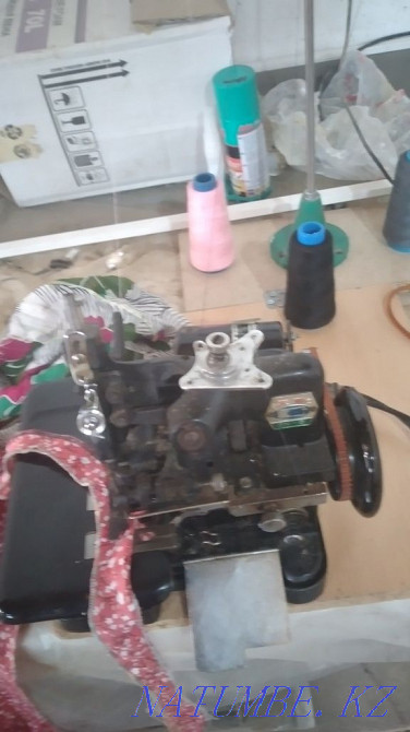 Sewing machine overlock  - photo 4