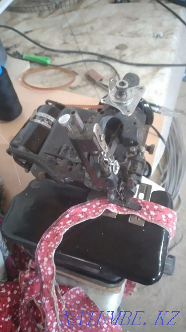 Sewing machine overlock  - photo 5