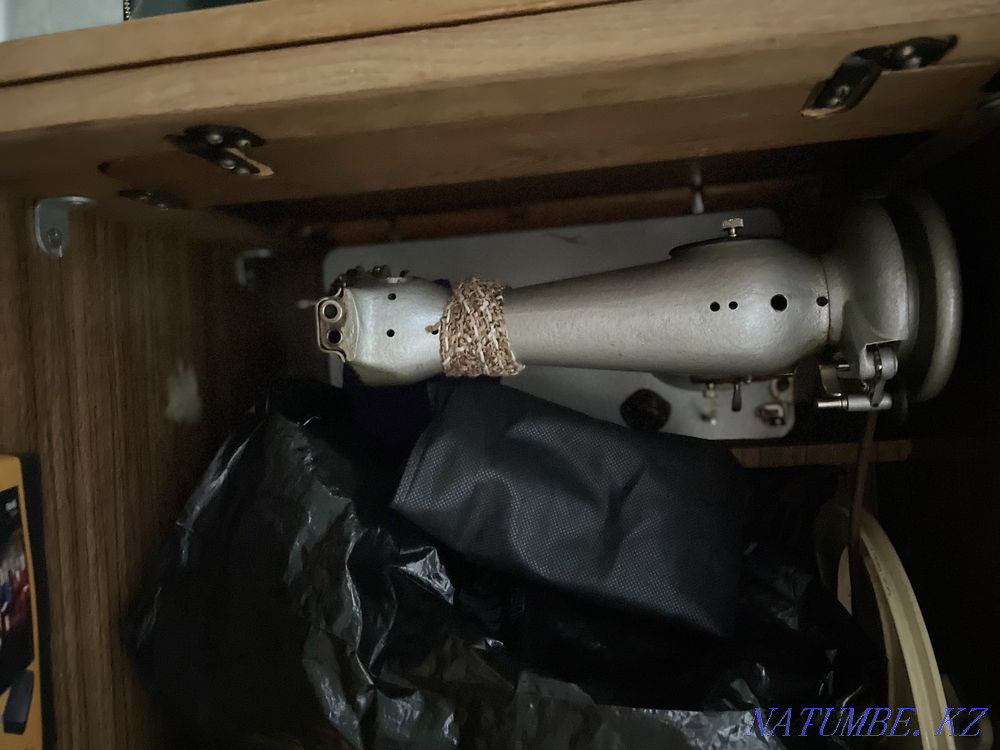 Selling a sewing machine Karagandy - photo 2