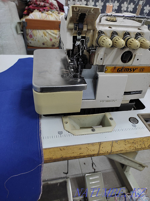 Industrial sewing machine  - photo 4