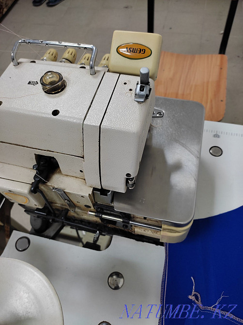Industrial sewing machine  - photo 3