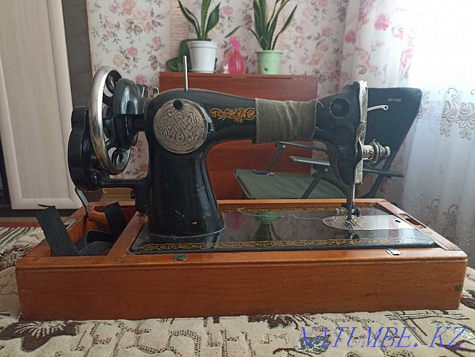 Sewing machine + case Pavlodar - photo 1