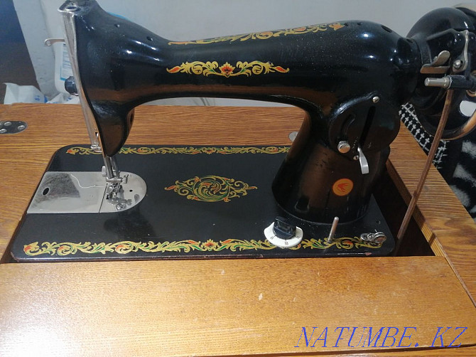 Foot sewing machine with cabinet Pavlodar - photo 2
