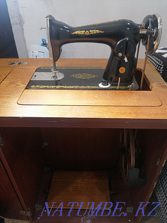 Foot sewing machine with cabinet Pavlodar - photo 1