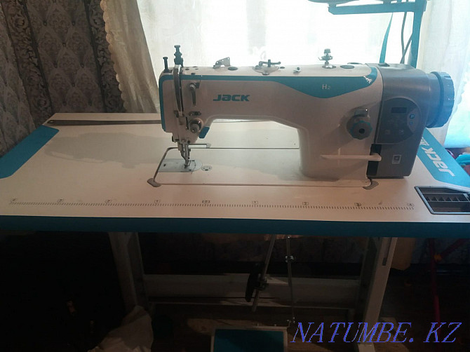 Selling a sewing machine Petropavlovsk - photo 1