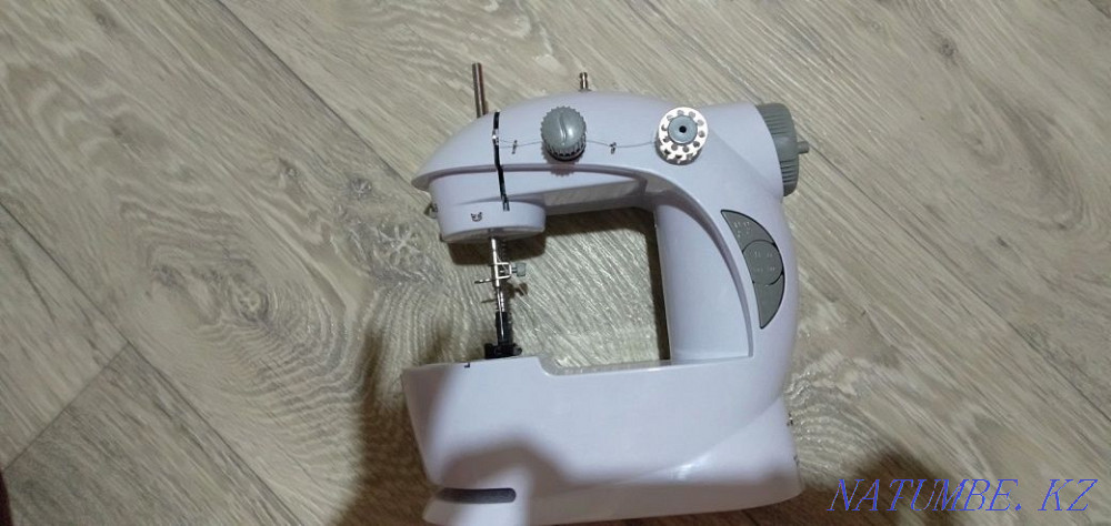Electronic sewing machine, spare parts  - photo 1