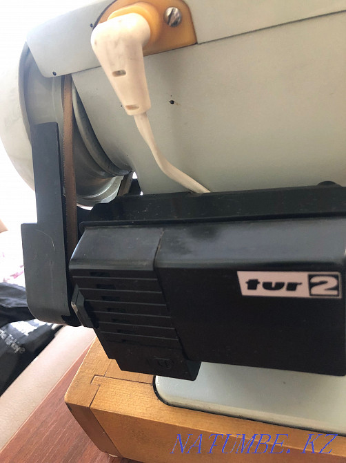 Sewing machine electric Chaika 132M Astana - photo 3