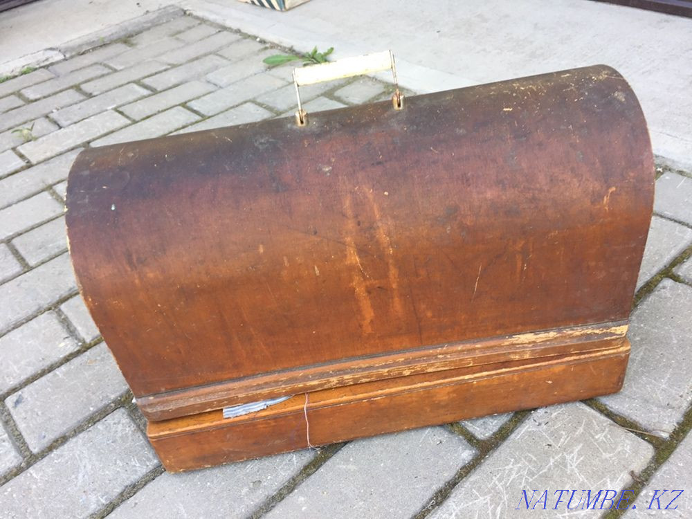 Selling a sewing machine Ust-Kamenogorsk - photo 4