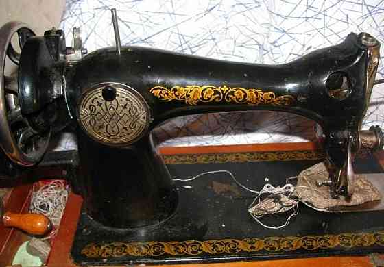 Швейная машина (в деревянном корпусе) Костанай