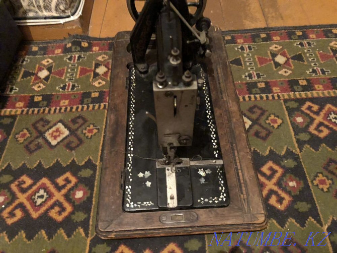 Sell Soviet manual sewing machine Ust-Kamenogorsk - photo 3